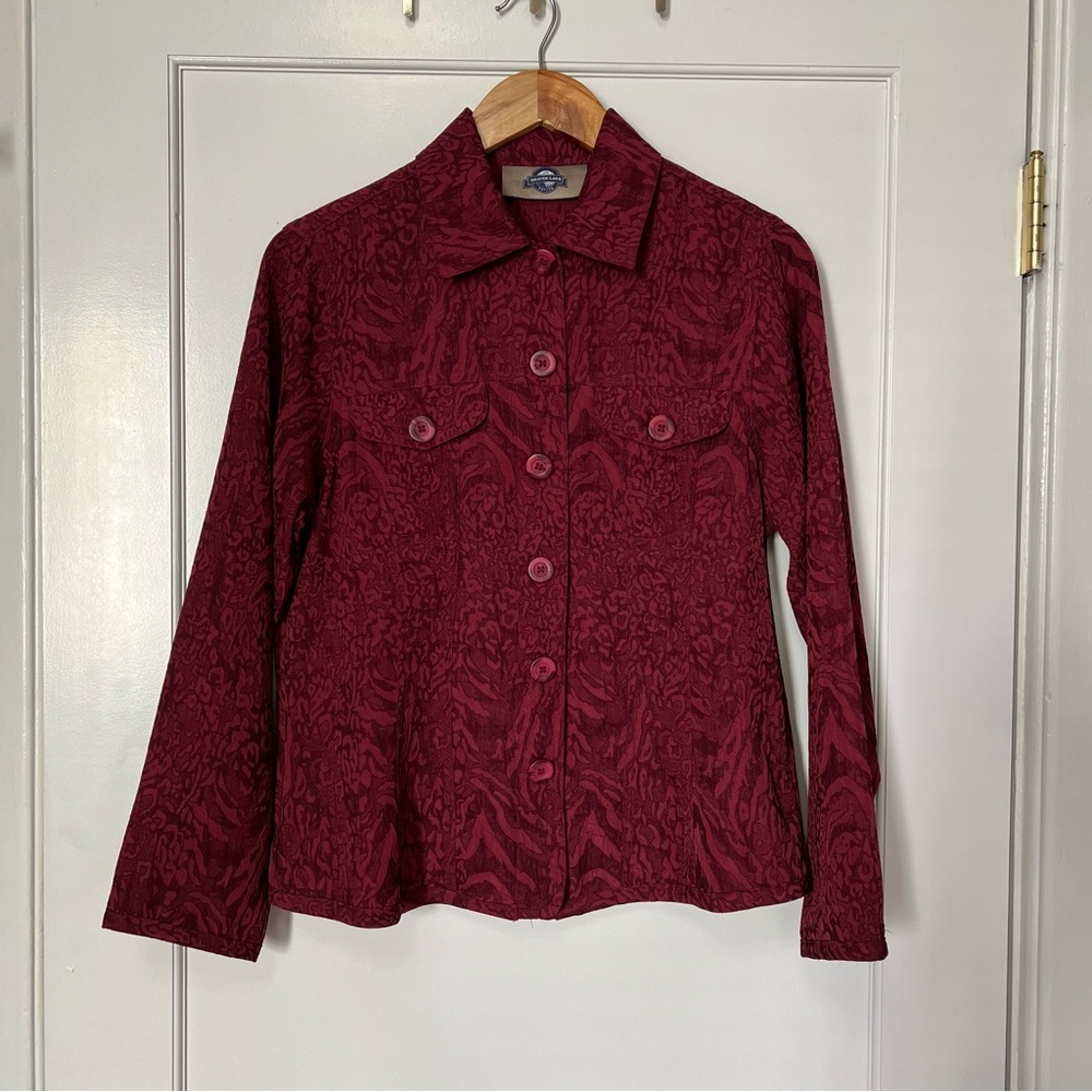 ViNtAgE Textured Red Button Up Blouse
